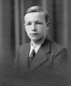 1945 - La photo de ses 20 ans