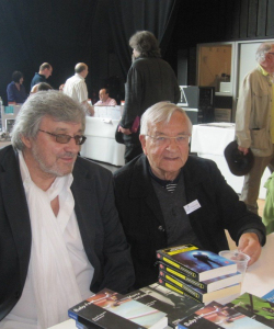 Avec Joël, son neveu et webmestre au salon du Goéland masqué en mai 2012