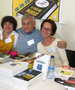 4 juin 2006 - Jean-François a toujours aimé être entouré de jolies femmes: ici Claude Amoz et Anne Solenn Kerbrat Personnic, Prix du Goéland 2006 pour Premier tour de manège à Cergy