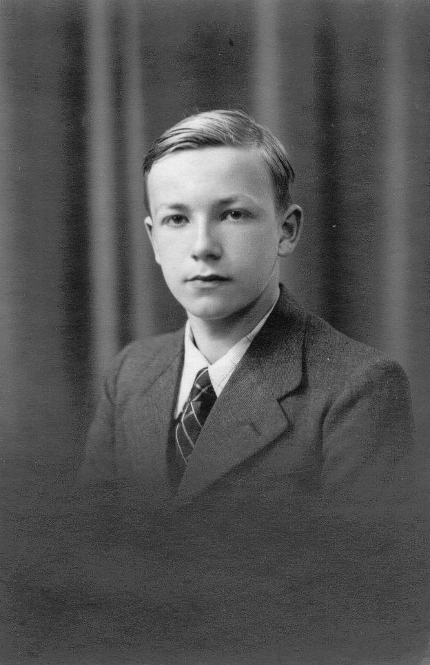 1945 - La photo de ses 20 ans