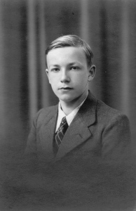 1945 - La photo de ses 20 ans