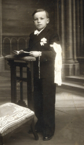 Fervent catholique, Jean-François le jour de sa communion solennelle