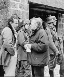 Mai 2001. Tournage « Des croix sur la mer ». A cette occasion, Jean-François retrouve Pont-Croix, où il passa sa jeunesse au Petit séminaire